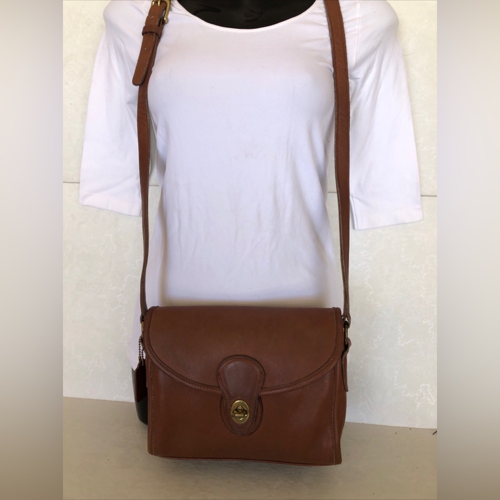 Coach Vintage Devon Crossbody #9908 British Tan Leather in EUC!
